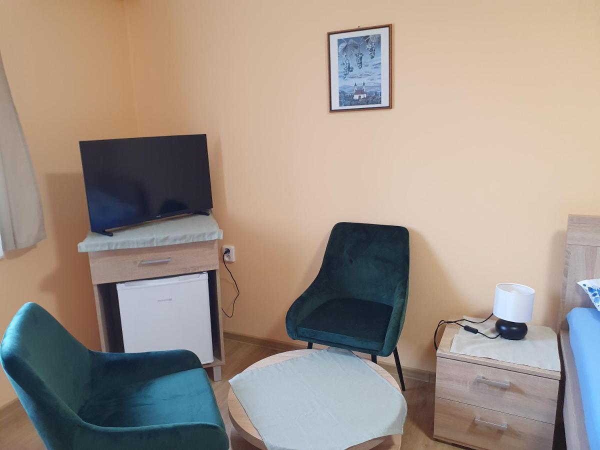 Pension Zeleny Strom Mikulov Ngoại thất bức ảnh