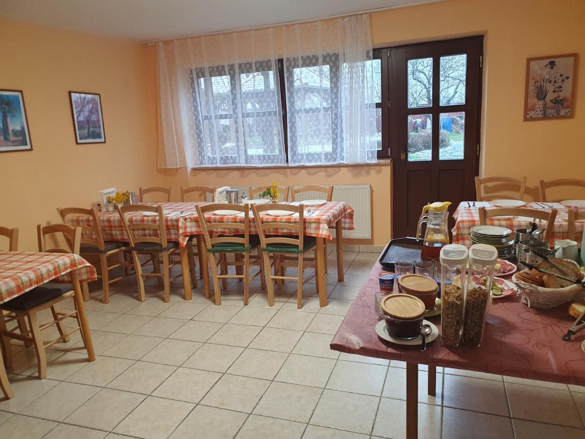 Pension Zeleny Strom Mikulov Ngoại thất bức ảnh