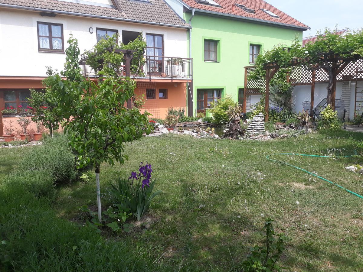 Pension Zeleny Strom Mikulov Ngoại thất bức ảnh